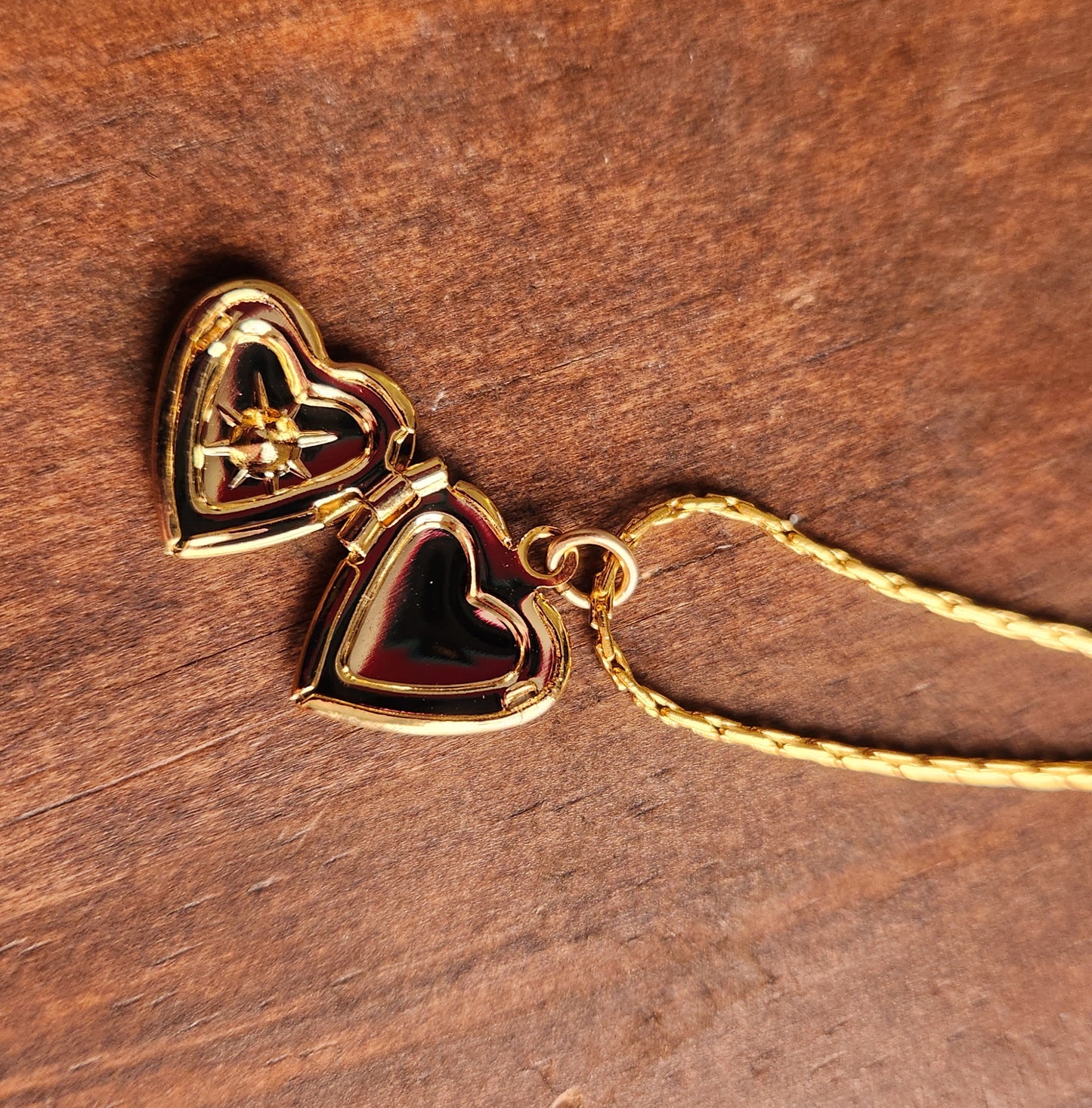 18" Sweetheart locket necklace