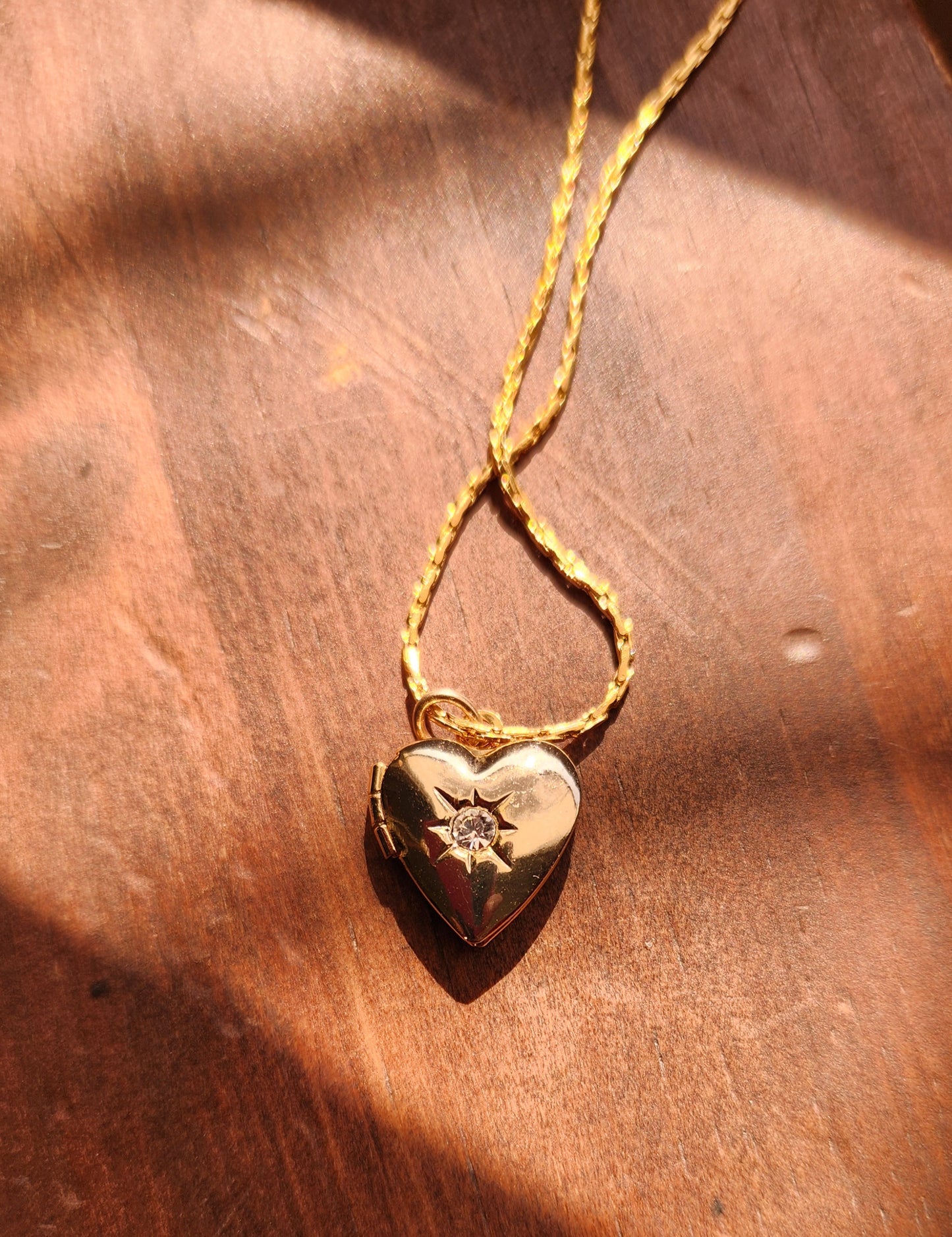 18" Sweetheart locket necklace