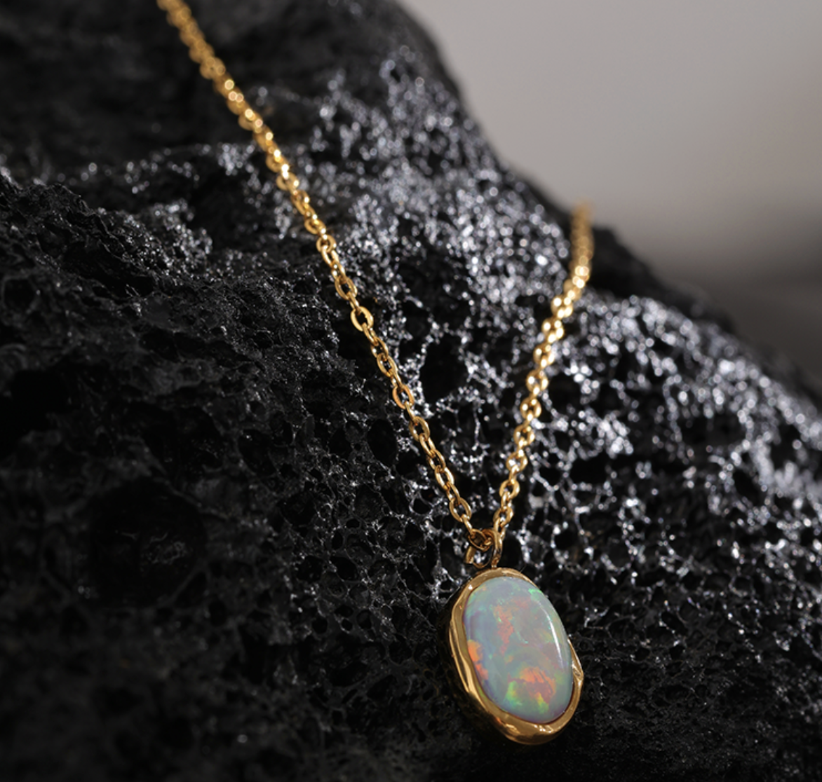 Queen Baddie Sparkle Pendant Necklace with 18k Gold Plated Chain 16-18" Adjustable