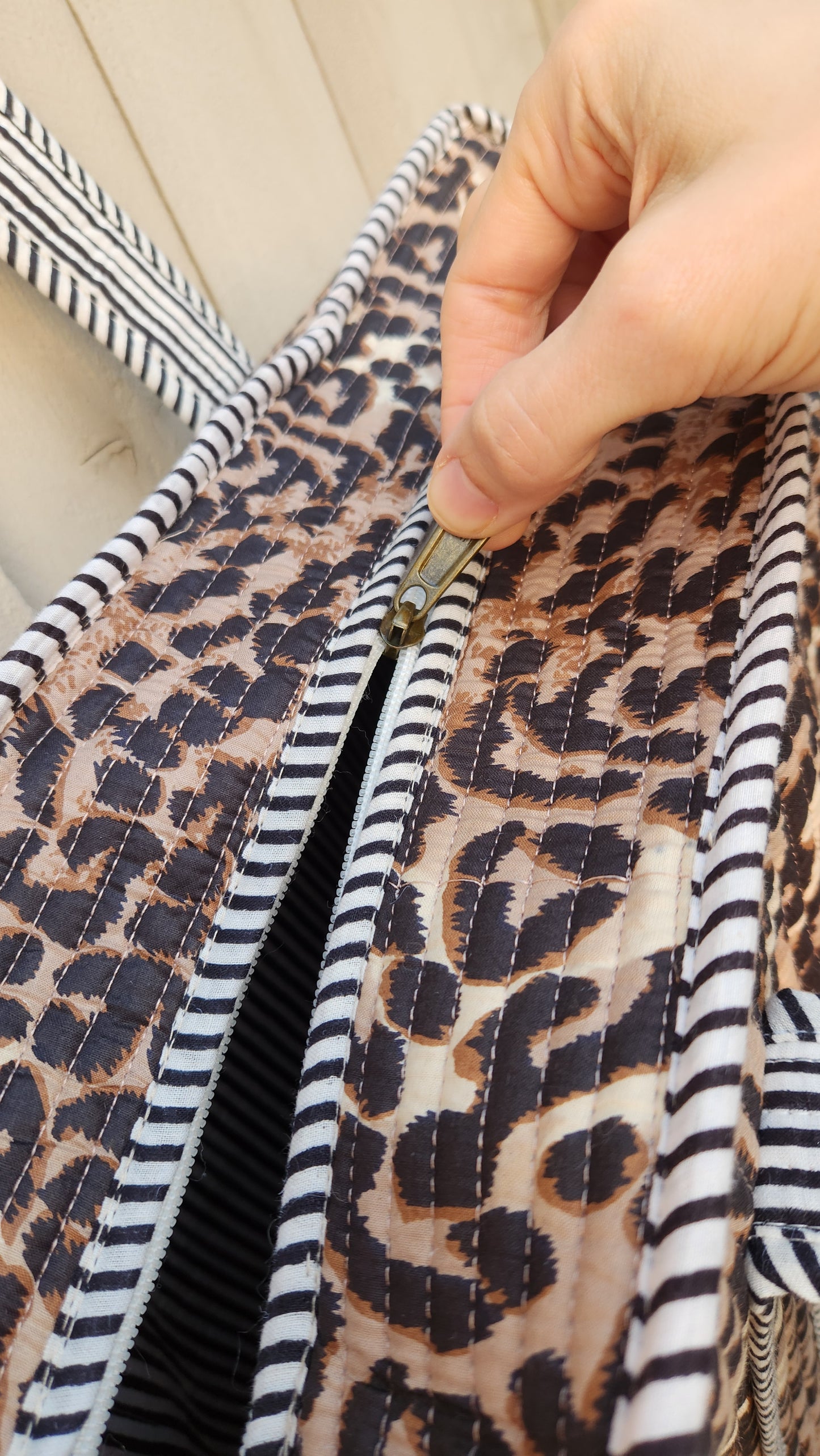 Structured Tote Bag with zipper and inside pocket - Leopard Lady